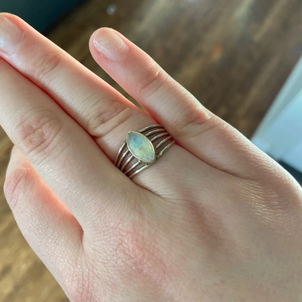 Moonstone ring - Picture 1 of 6